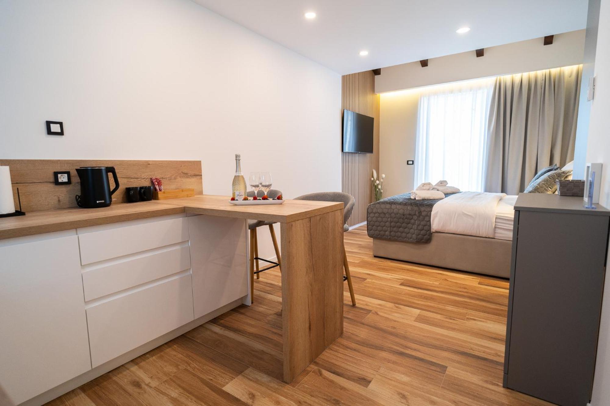 Apartmán Seafront Sunset Studio&rooms