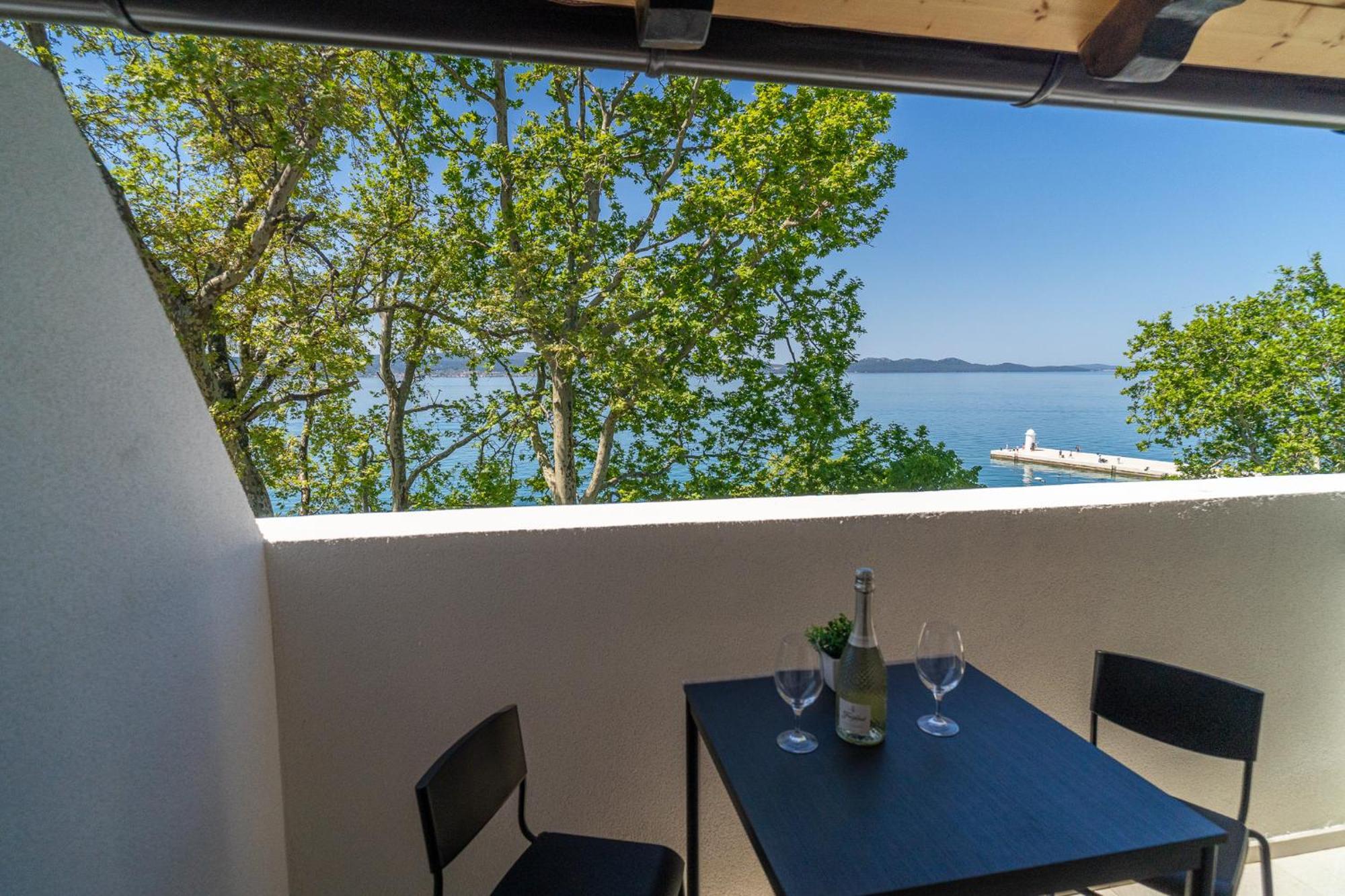 Apartman Seafront Sunset Studio&rooms